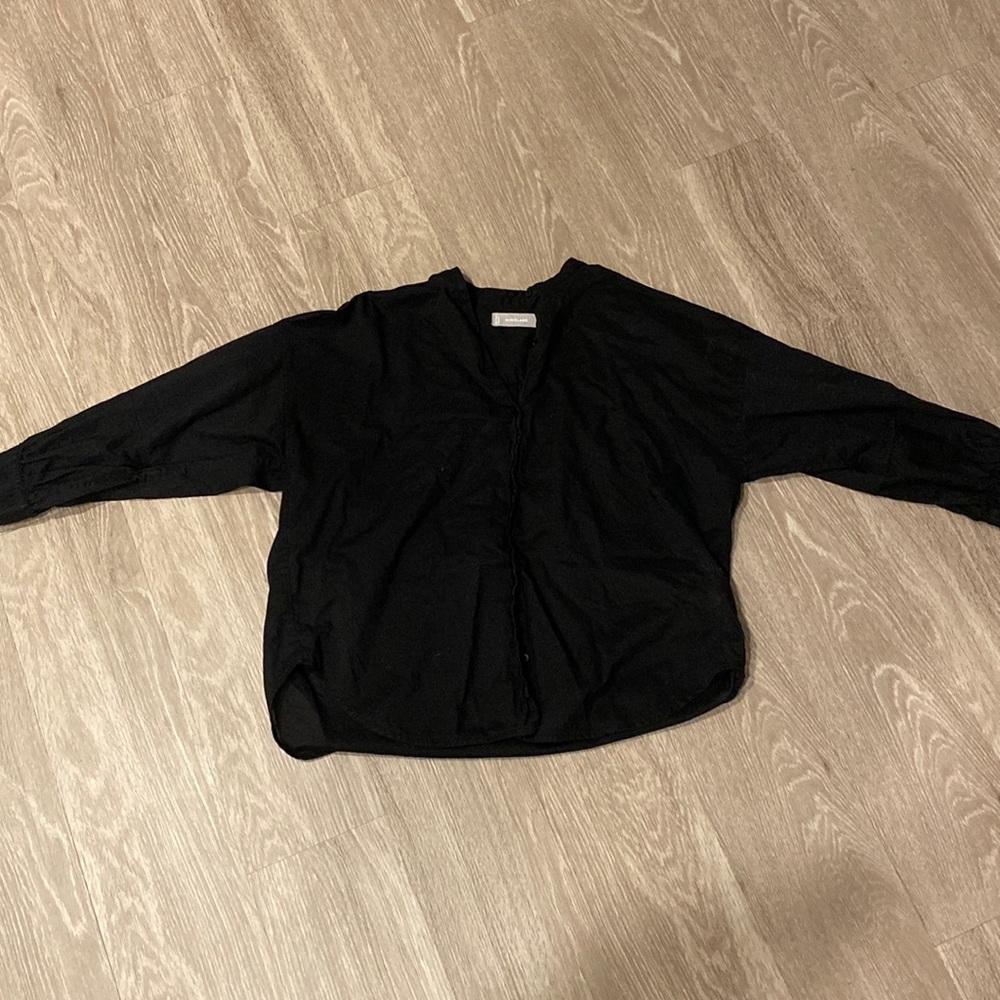 Everlane collarless air shirt